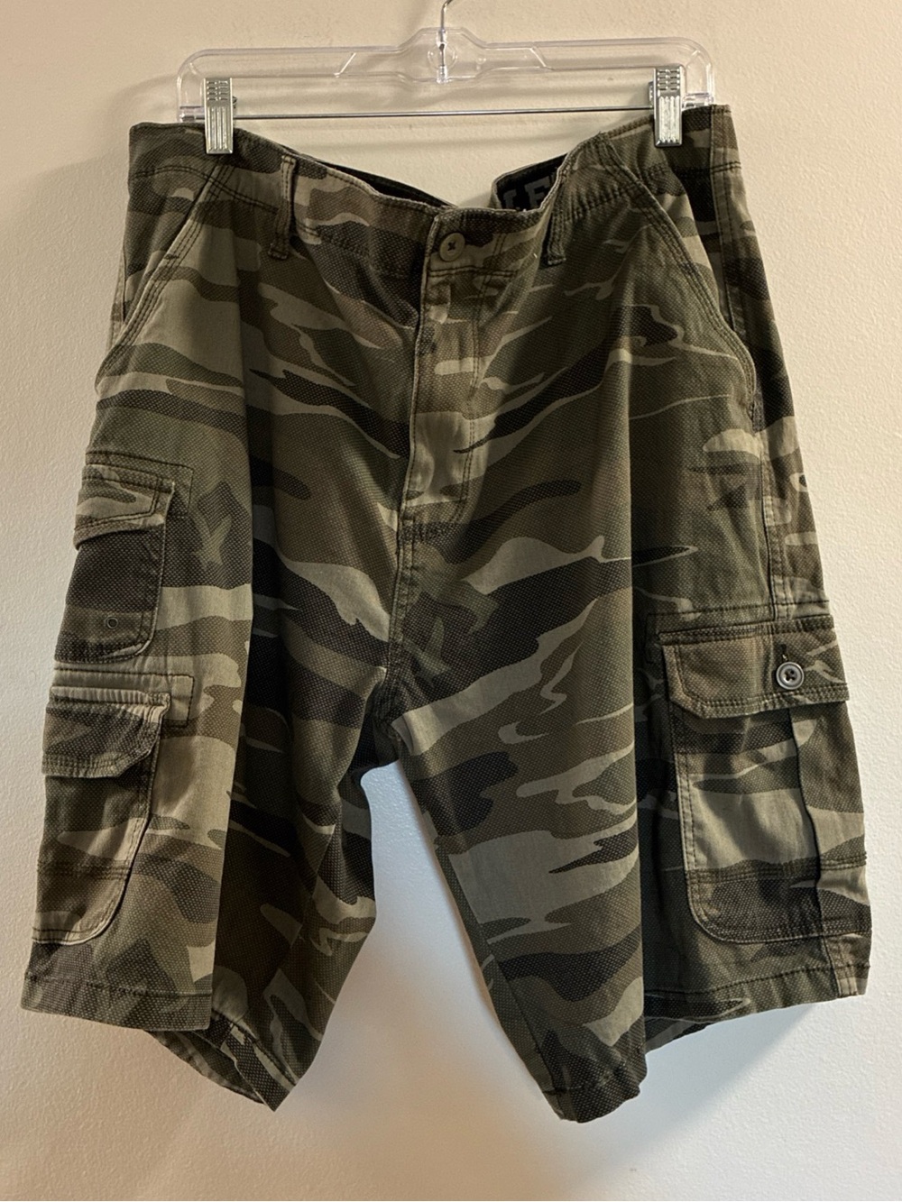 Men's Camouflage Cargo Shorts - Olive Camo